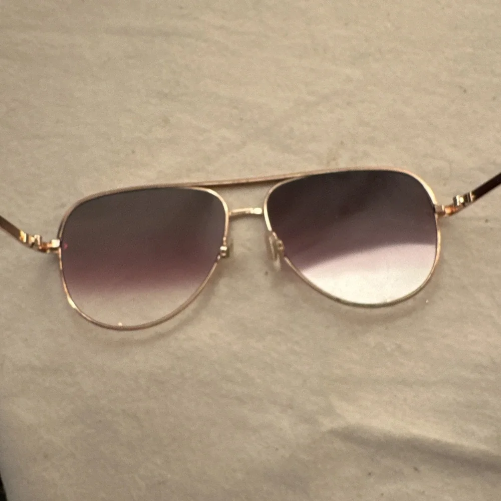 QUAY High Key Mini 126 Polarized Gold Aviator Sunglasses Frame Gradient Lens